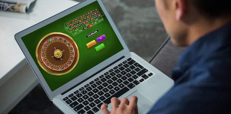 Seseorang merencanakan anggaran hiburan digital secara bijak sebelum melakukan deposit di mpo569
